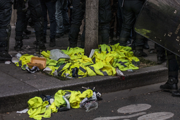 Quand la police vole nos gilets